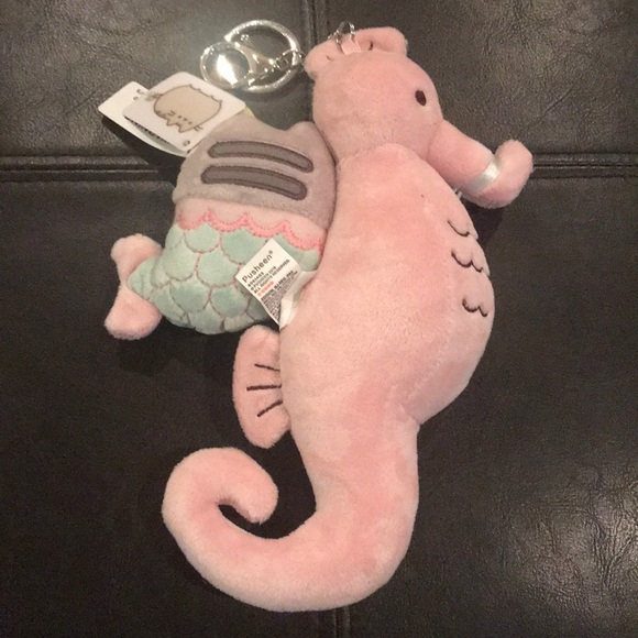 Pusheen and Seahorse Charm Keychain - Picture 4 of 5